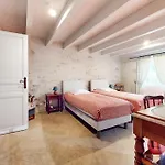Casa de Férias Awesome In Et Thoumeyra Les Lèves-et-Thoumeyragues