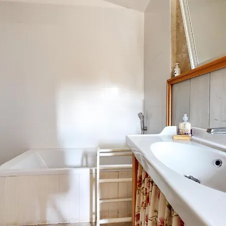 Holiday home Lovely In Et Thoumeyra