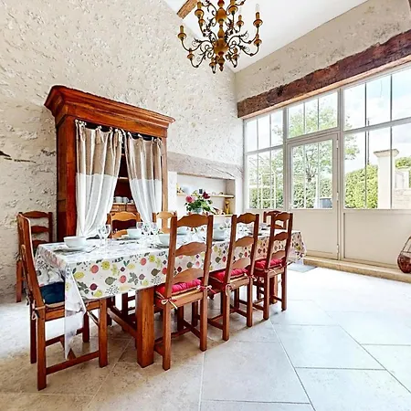 Holiday home Lovely In Et Thoumeyra
