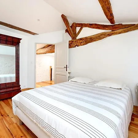 Holiday home Lovely In Et Thoumeyra