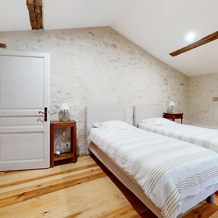 Lovely In Et Thoumeyra Holiday home Les Leves-et-Thoumeyragues