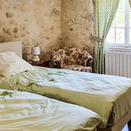 Holiday home Lovely In Et Thoumeyra